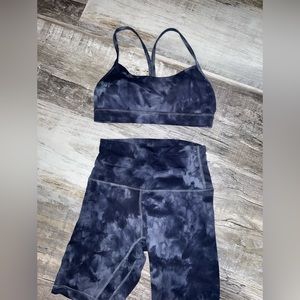 Lululemon Set Sports bra/ Biker shorts. Size 4